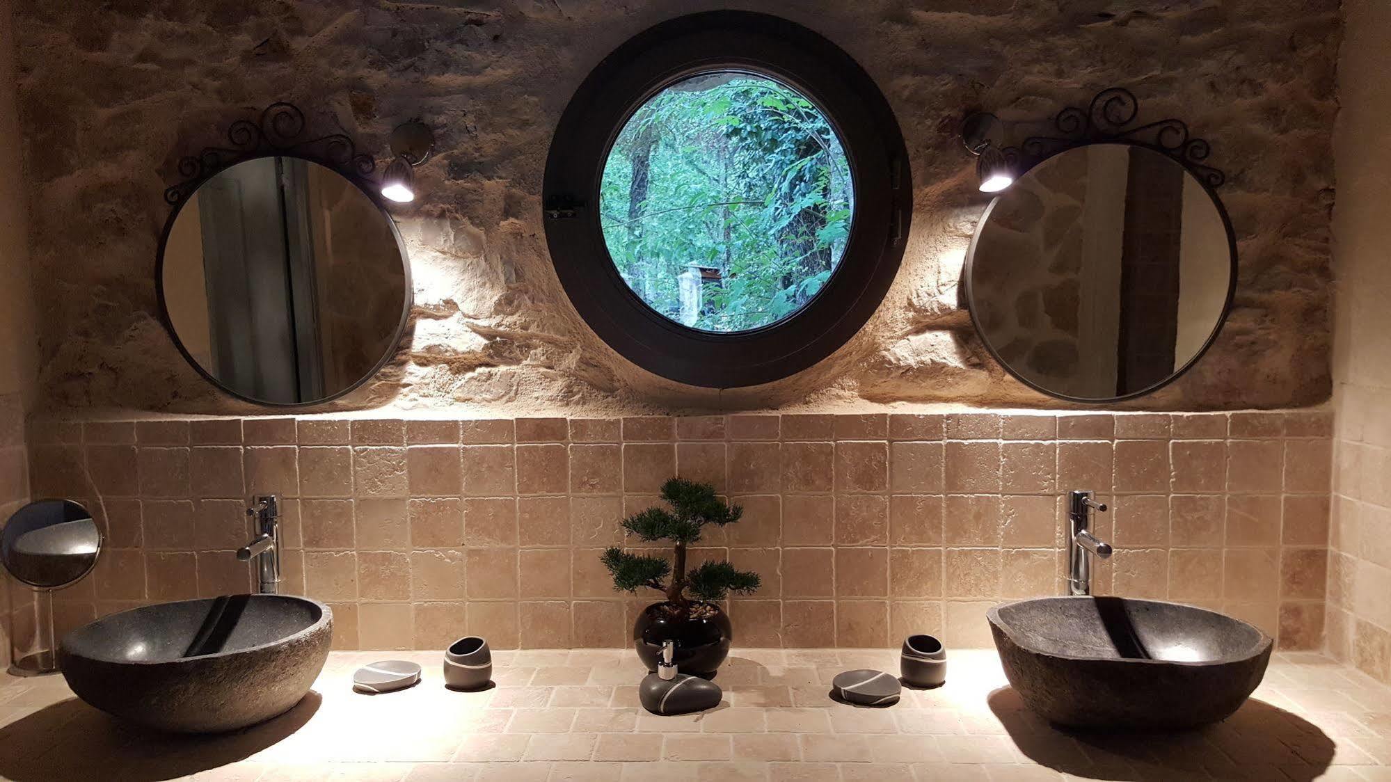 פייאנס Le Donjon Des Combes Et Son Spa מראה חיצוני תמונה