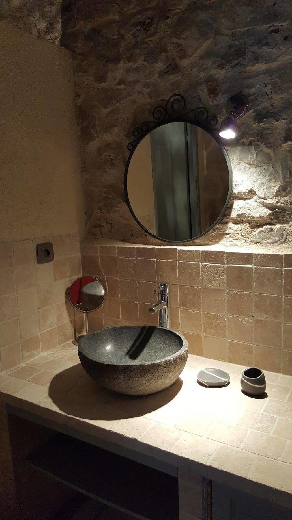 פייאנס Le Donjon Des Combes Et Son Spa מראה חיצוני תמונה