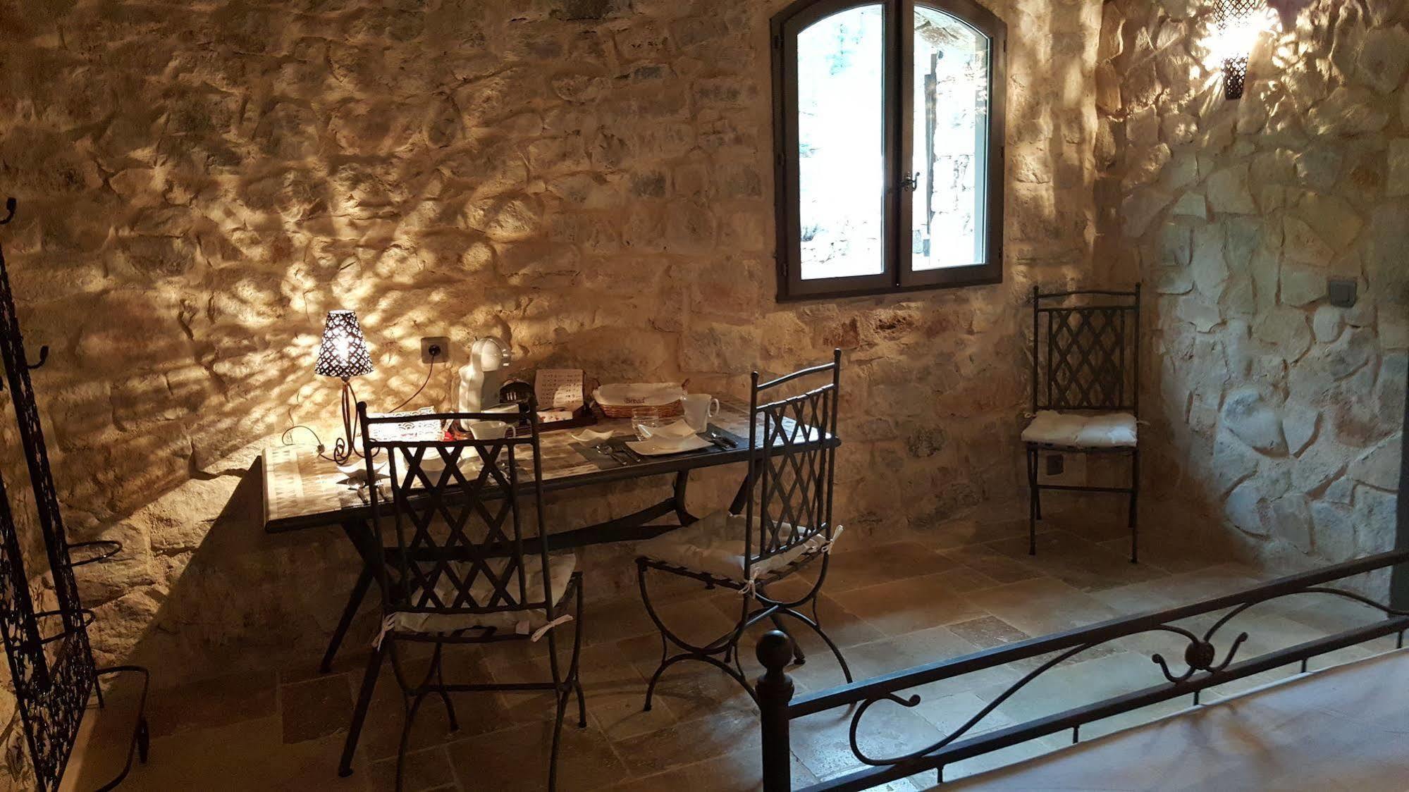 פייאנס Le Donjon Des Combes Et Son Spa מראה חיצוני תמונה