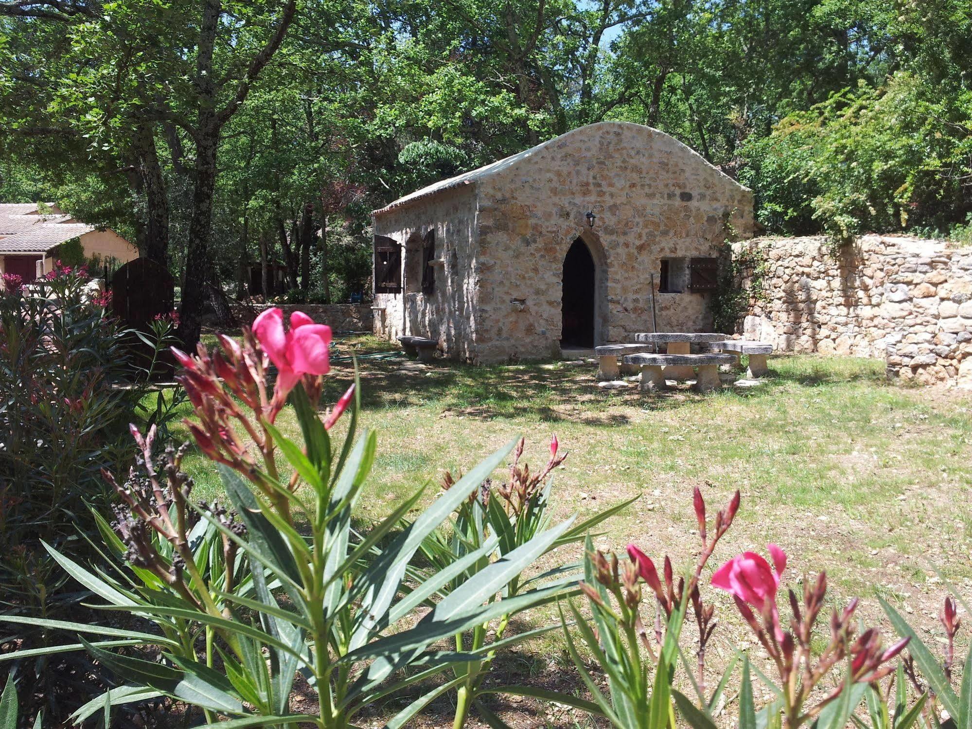פייאנס Le Donjon Des Combes Et Son Spa מראה חיצוני תמונה