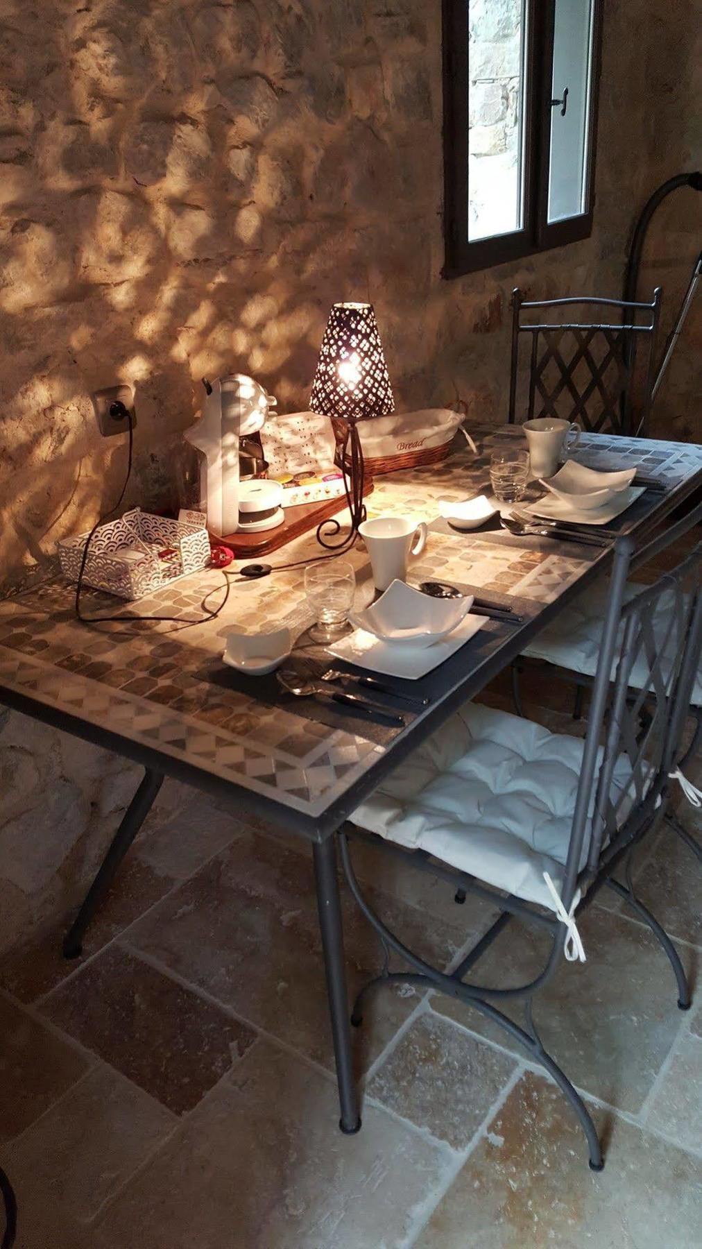 פייאנס Le Donjon Des Combes Et Son Spa מראה חיצוני תמונה